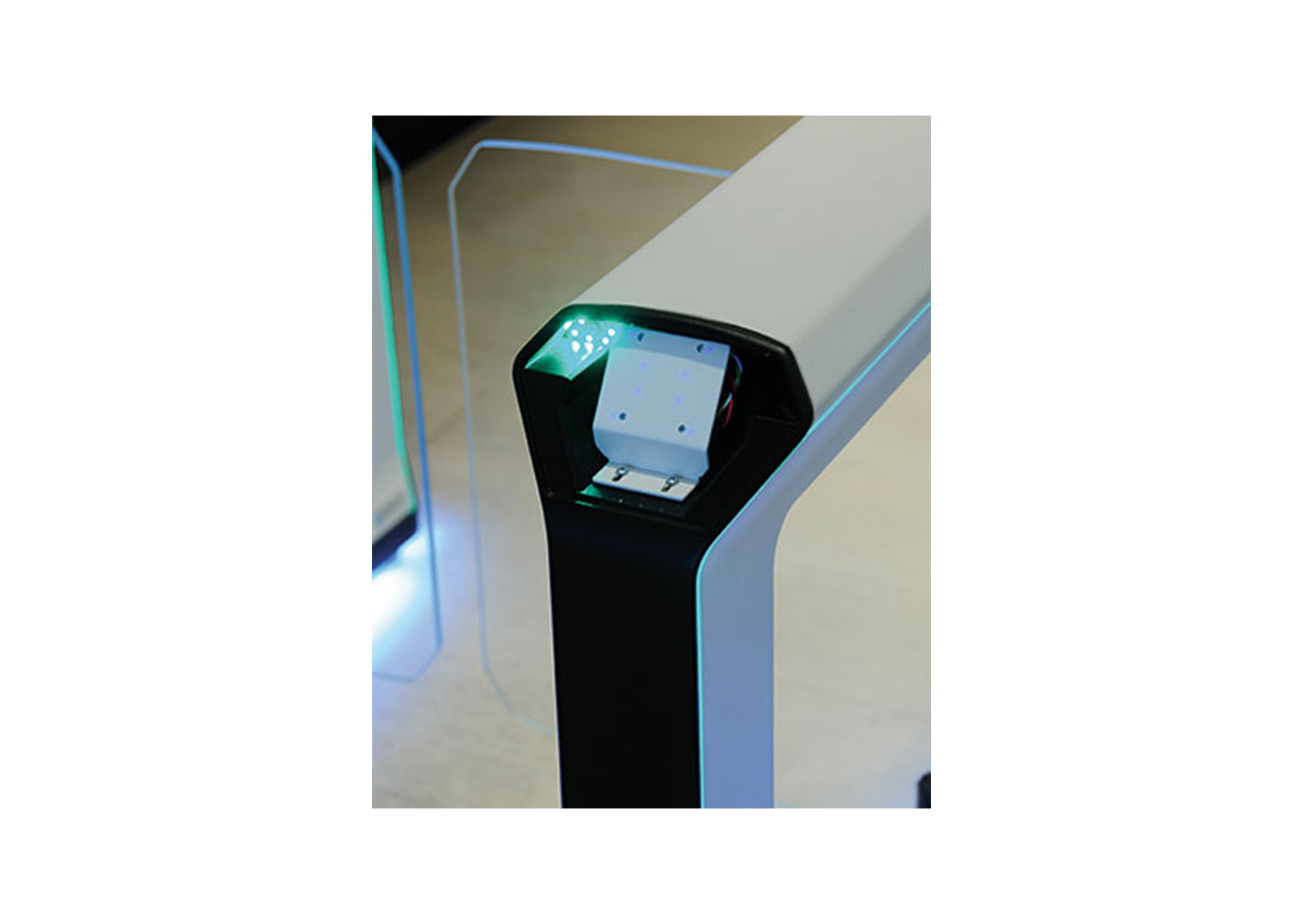 XTRR FLOW Proximity reader to be integrated into FlowMotion® pedestrian gates